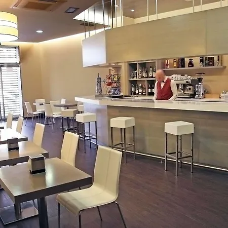 Valencia 3*